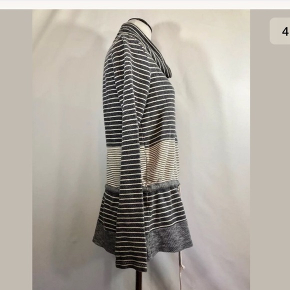 Anthropologie striped pullover. Soft & Comfy - Picture 1 of 6